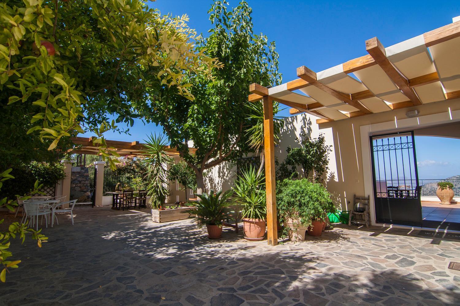 Villa Dio Petres Kroustas Exterior foto
