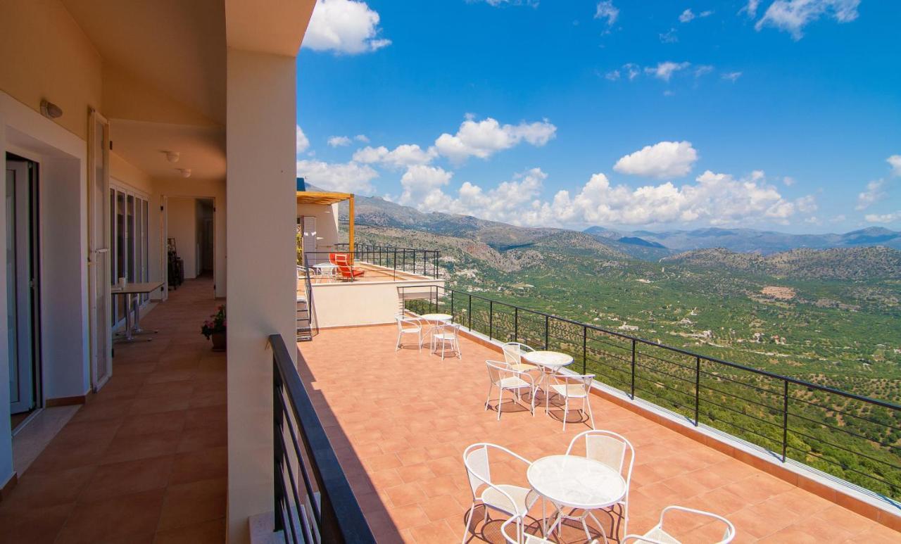 Villa Dio Petres Kroustas Exterior foto